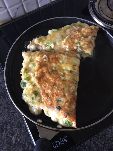 onion-coriander-omelette.jpg